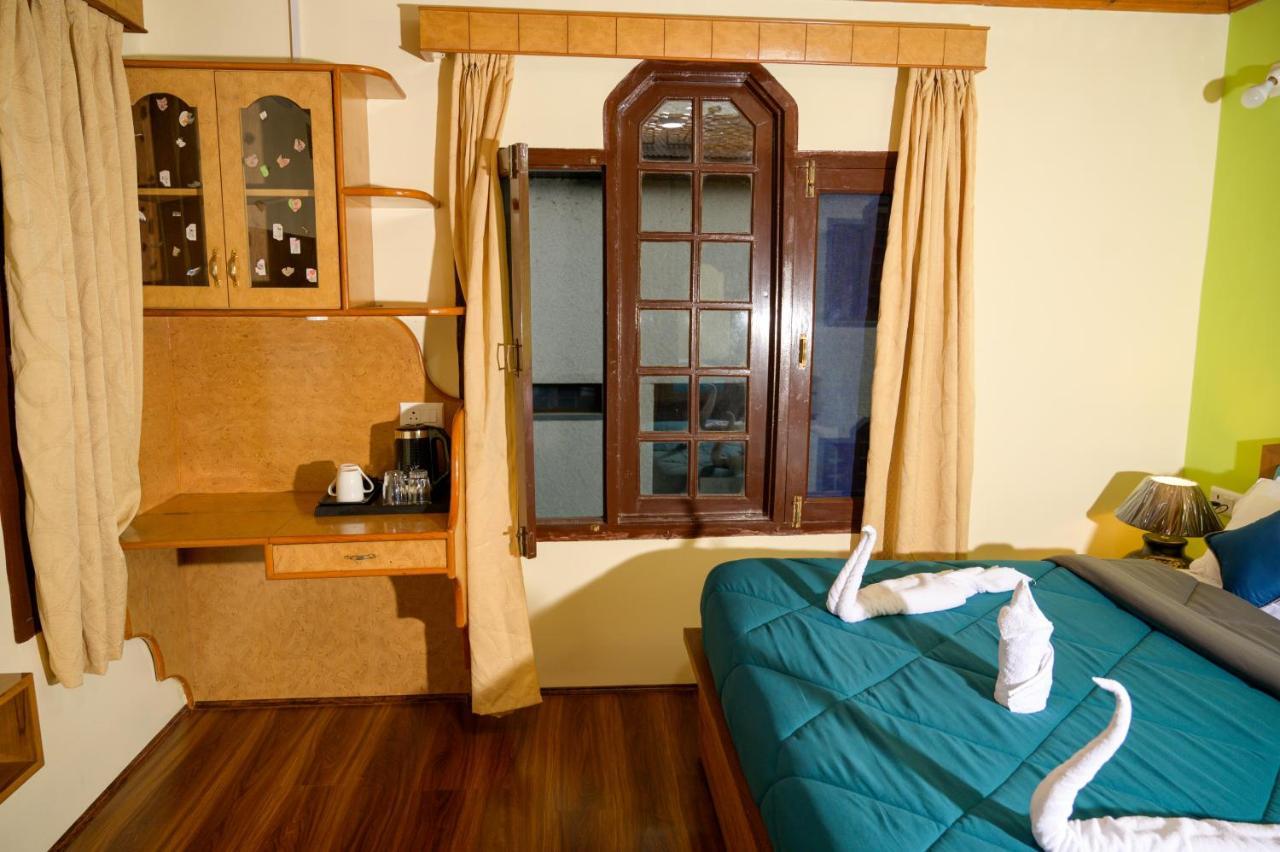Hotel Peaceful Mornings Srinagar Exterior foto
