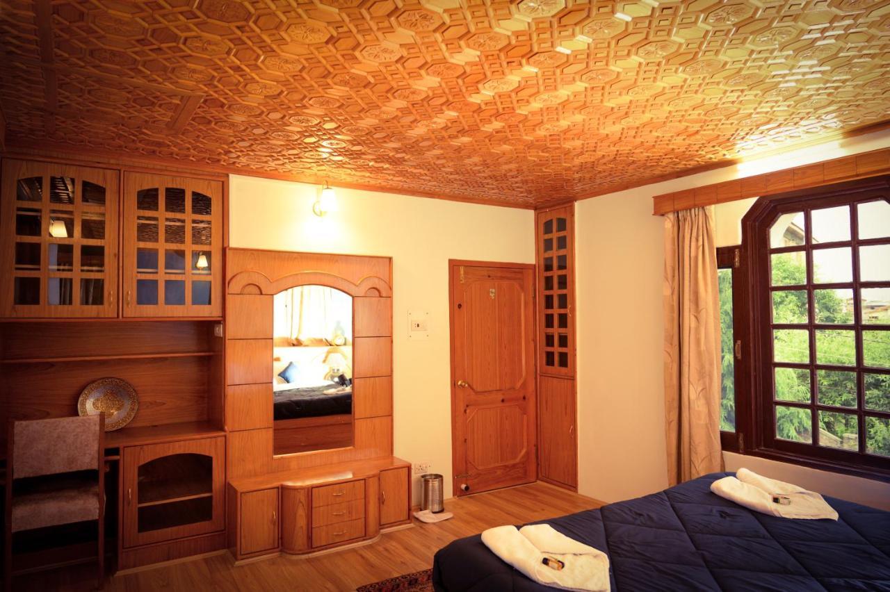 Hotel Peaceful Mornings Srinagar Exterior foto